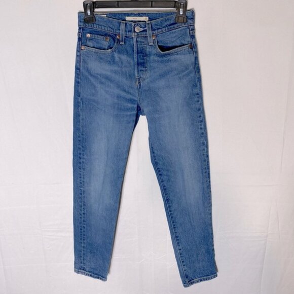 Levi’s Med Wash High Rise Wedgie Jeans 24 - Picture 15 of 15